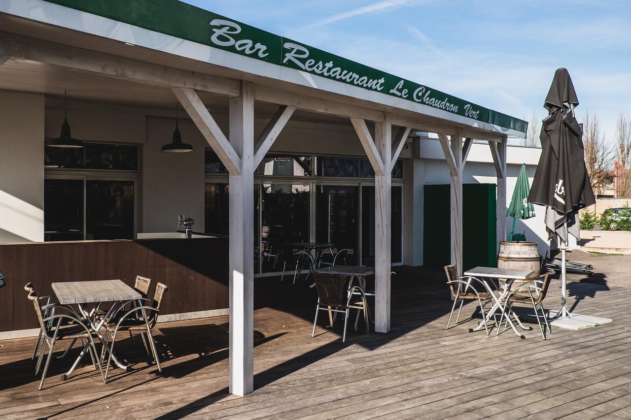 Hotel Bar Restaurant Le Chaudron Vert Saint-Etienne  Buitenkant foto